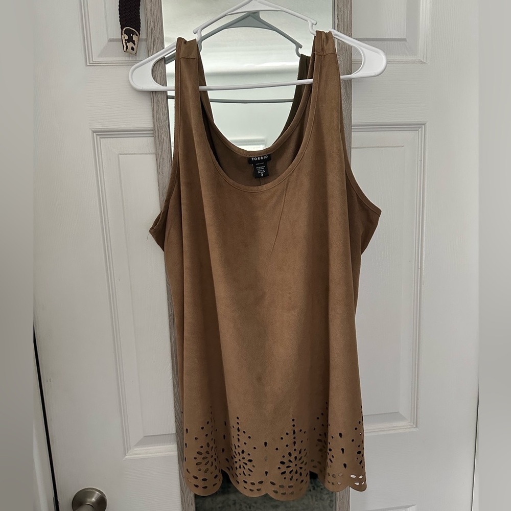 Torrid size 3 tank shirt.